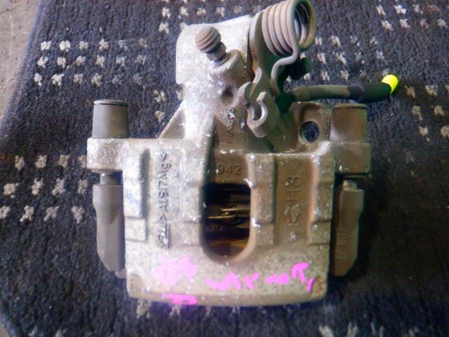 【中古】中古部品 ビアンテ CCEFW 右リアキャリパー 【3340140100-000024104544430】