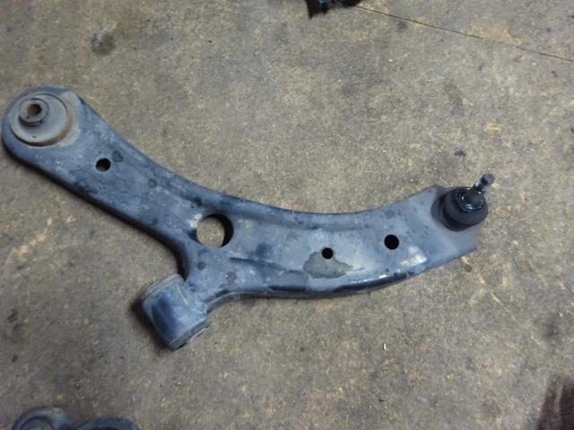 【中古】中古部品 スイフト ZC72S 左フロントロアアーム 【3310410000-000243023851740】