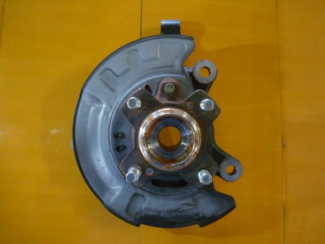 【中古】中古部品 ソリオ MA36S 右フロントナックルハブ 【3340220100-000225029244310】