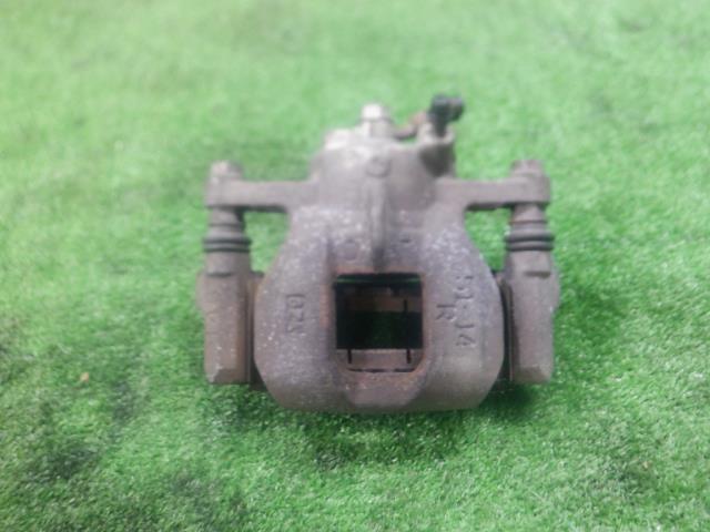 【中古】中古部品 ハイゼット S510P 右フロントキャリパー 【3330420100-240525000144330】