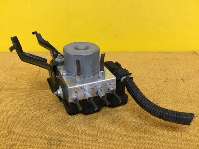 【中古】中古部品 タント LA660S ABSアクチュエーター 【3330960100-000052281542500】