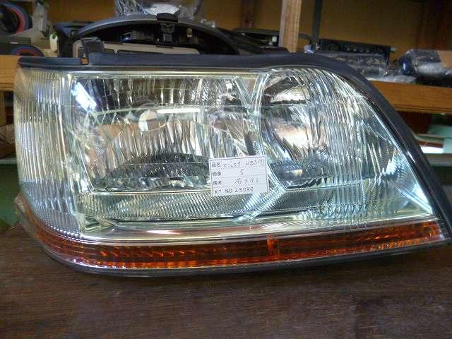 【中古】中古部品 クラウンマジェスタ UZS171 右ヘッドランプ 【3310160100-001076383910800】