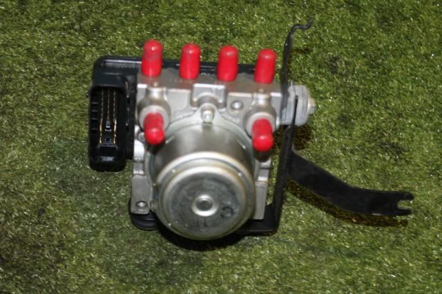 【中古】中古部品 フィット GE8 ABSアクチュエーター 【3330950100-000045230842500】