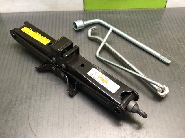 【中古】中古部品 ヴェルファイア ANH20W 車載工具 【3330530100-000005262677700】