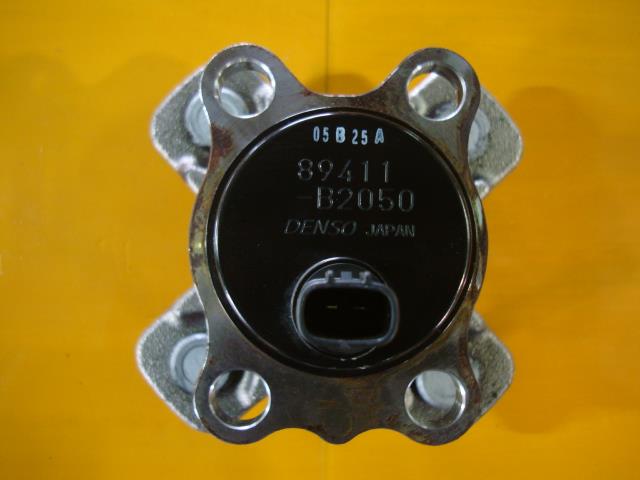 【中古】中古部品 ミラトコット LA550S リアハブ 【3340220100-000225009844470】