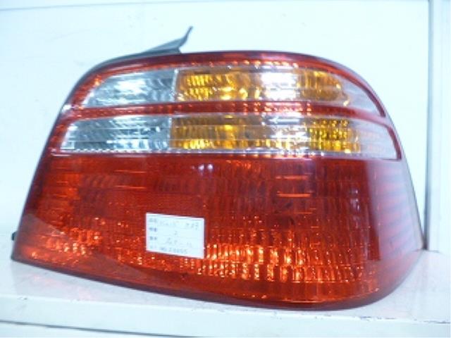 【中古】中古部品 レジェンド KA9 右テールランプ 【3310160100-001101486815500】
