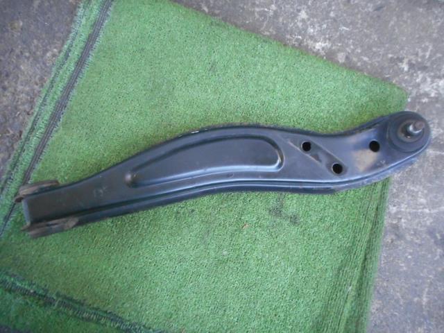 【中古】中古部品 ハイゼット S210P 右フロントロアアーム 【3330190100-000002134551720】