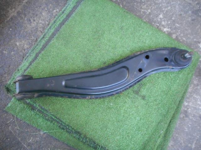 【中古】中古部品 ハイゼット S210P 左フロントロアアーム 【3330190100-000002134551740】