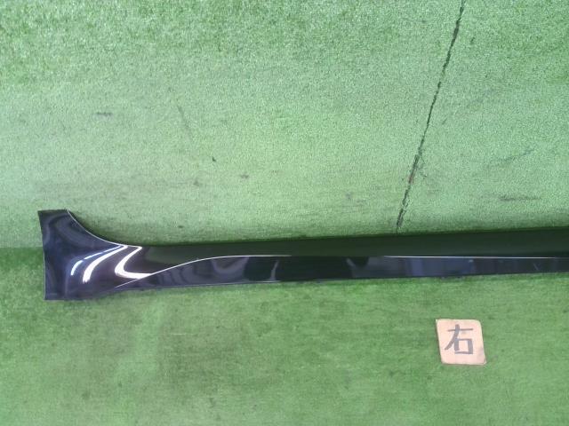 【中古】中古部品 リーフ ZE1 右サイドステップ 【3330990100-240404000613700】