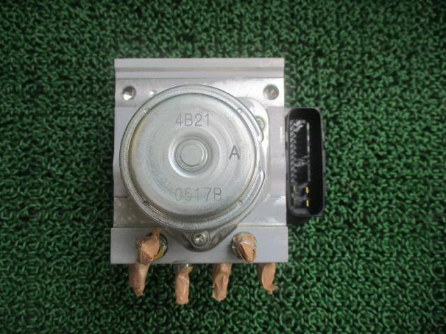 【中古】中古部品 ヴェゼル RU4 ABSアクチュエーター 【3500080000-240220000642500】