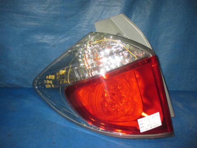 【中古】中古部品 ラクティス NCP120 左テールランプ 【3310160100-001561924715600】