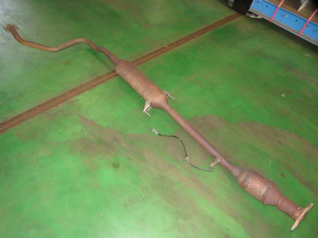 【中古】中古部品 プリウス NHW20 フロントエキゾーストパイプ 【3330900100-000024031422200】