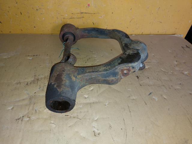 【中古】中古部品 NV350キャラバン VW6E26 右フロントアッパアーム 【3330960100-000052264751730】