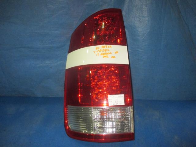 【中古】中古部品 ノア AZR60G 左テールランプ 【3310160100-001570424015600】