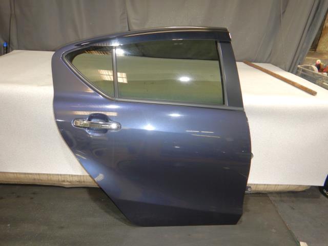 【中古】中古部品 アクア NHP10 右リアドア 【3330810100-240624000213300】