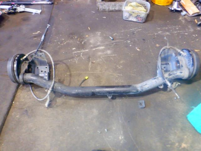 【中古】中古部品 アクティ HA8 リアアクスルビーム 【3340140100-000024105753500】