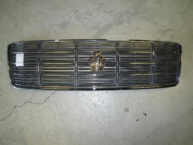 【中古】中古部品 クラウン GS151H ラジエータグリル 【3310160100-000802859510400】