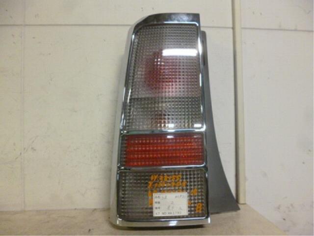 【中古】中古部品 bB NCP31 左テールランプ 【3310160100-001141753415600】