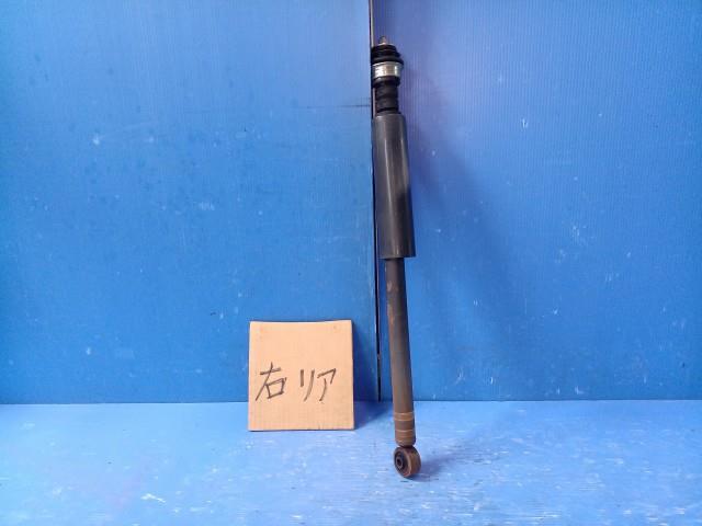 【中古】中古部品 ミラ L275S 右リアショックアブソーバー 【3310050100-240426000150700】