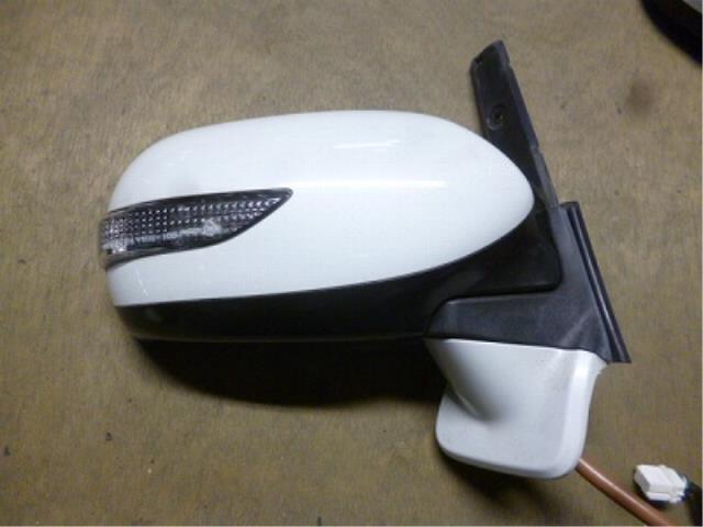 【中古】中古部品 ステラ RN1 右サイドミラー 【3310160100-001088662213500】