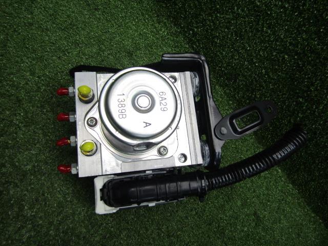 【中古】中古部品 ヴェゼル RU3 ABSアクチュエーター 【3330200100-230644000042500】