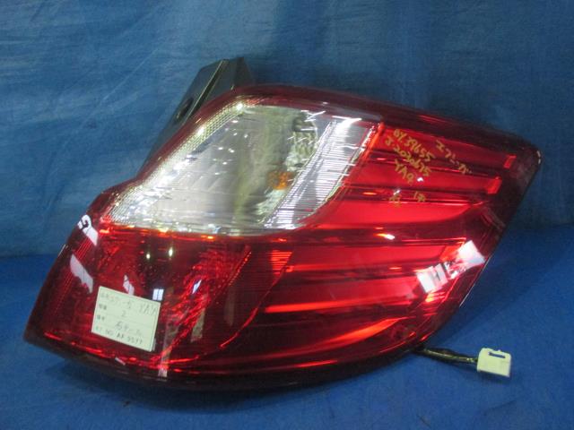 【中古】中古部品 エクシーガ YA4 右テールランプ 【3310160100-001618711915500】