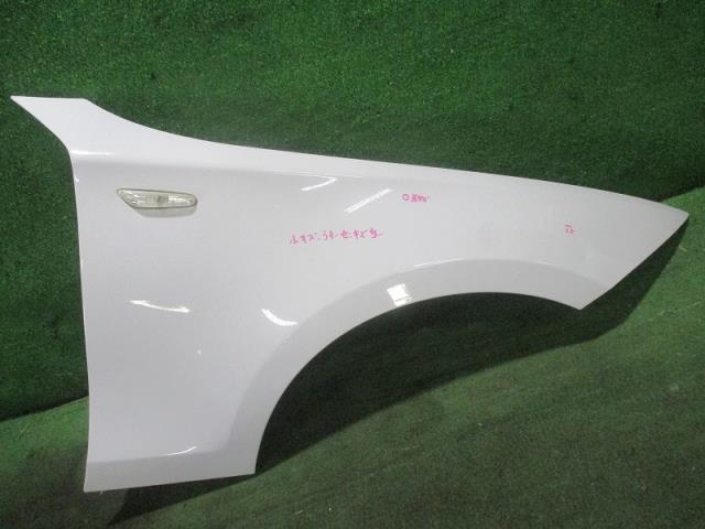 【中古】中古部品 BMW 1シリーズ UF20 右フロントフェンダー 【3500080000-240224000810600】