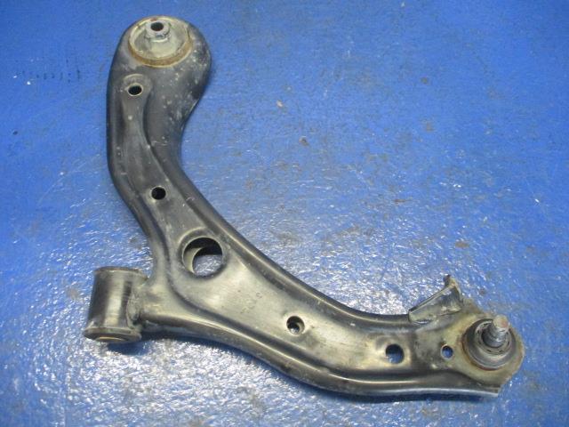 【中古】中古部品 N－BOX JF1 左フロントロアアーム 【3310270100-000014291251740】