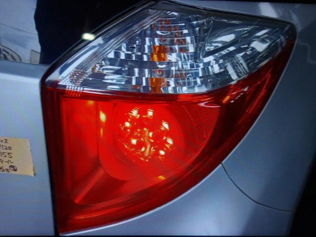【中古】中古部品 ラクティス NCP120 右テールランプ 【3340220100-000225015515500】