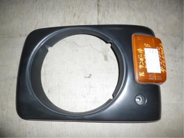 【中古】中古部品 サンバー KS4 左ライトリム 【3310160100-001100250410920】