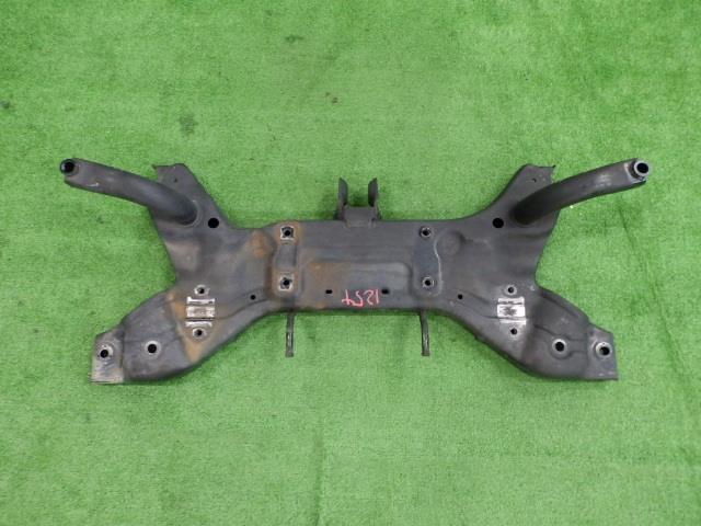 【中古】中古部品 コルト Z25A フロントメンバー 【3260250000-000024125451710】