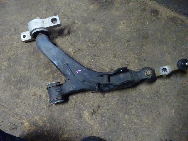 【中古】中古部品 クラウン GRS202 左フロントロアアーム 【3310410000-000213053751740】