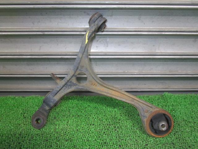 【中古】中古部品 オデッセイ RB3 右フロントロアアーム 【3330540100-240710000451720】