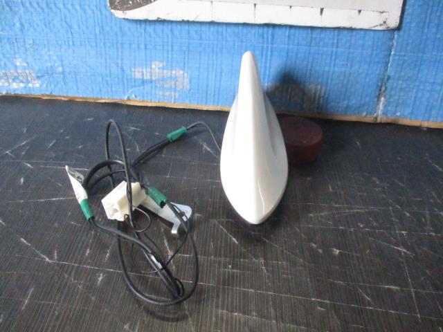 【中古】中古部品 プリウス ZVW51 アンテナ 【3310220100-240527000461000】