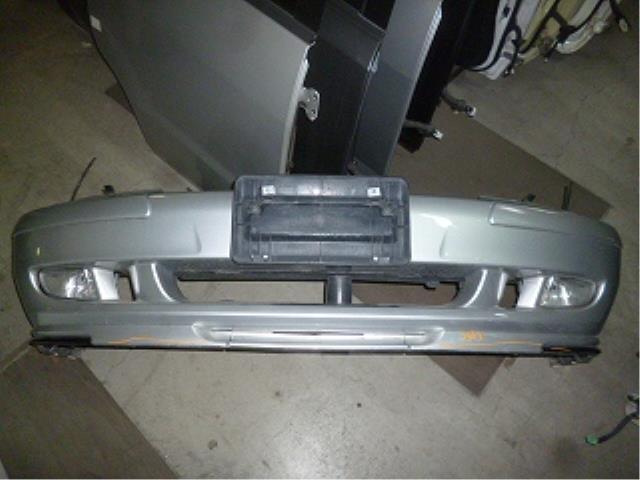 メーカー ボルボ 車名 ボルボ 40シリーズ 型式類別 11459-0015 グレード 2000 S40 認定型式 GH-4B4204 車両タイプ 4ドアセダン 年式 H15/9 シフト 駆動 通称型式 エンジン型式 B4204-T ミッション型式 アクスル型式 車体色 銀 車体色No トリム色No 走行距離(Km) メーカー純正品番 部品メーカー品番 保証 0ヶ月/0km 付加情報 PP ボディーフルカラー同色;シルバー. ヘッドランプウォッシャー付; リップスポイラー付; フォグ付;シルバーモール ,(1)底擦り傷 全体 商品情報 ※純正番号およびモデル番号は参考としてください。※リビルト部品を購入される際のお願い【再生部品】と表示されているものをリビルト部品と呼んでいます。リビルト部品の場合には、交換時に取り外した部品をご返却していただく場合があります。詳しくはこちら※大物商品(ドア・ボンネット・バンパー等)は個人宅への配送ができない場合がございます。その場合、最寄りの配送業者支店止め等の対応となりますので、あらかじめご了承ください。 ページ上部へ【中古】中古部品 ボルボ 40シリーズ 4B4204 フロントバンパー 【3310160100-001098319110100】