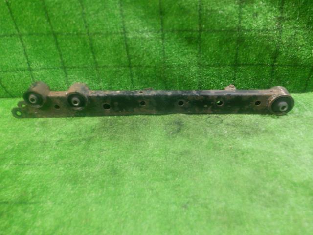 【中古】中古部品 ムーヴ L160S 右リアロアアーム 【3330420100-240710000151820】