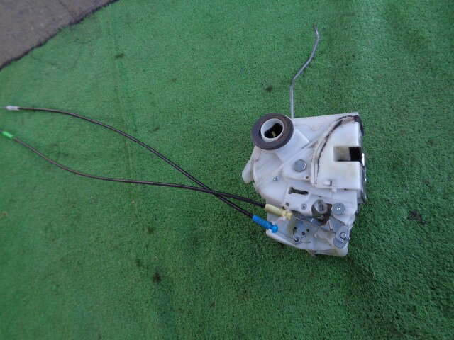 【中古】中古部品 ワゴンR MH23S 右フロントドアロックソレノイド 【3340030100-329079000064550】