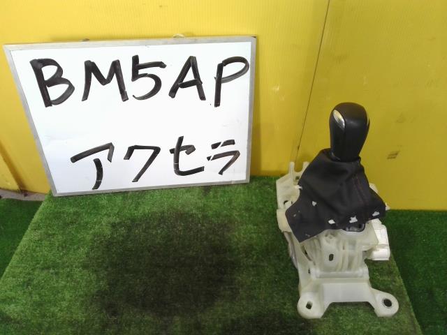 【中古】中古部品 アクセラ BM5AP シフトレバー 【3331010600-240705000337850】