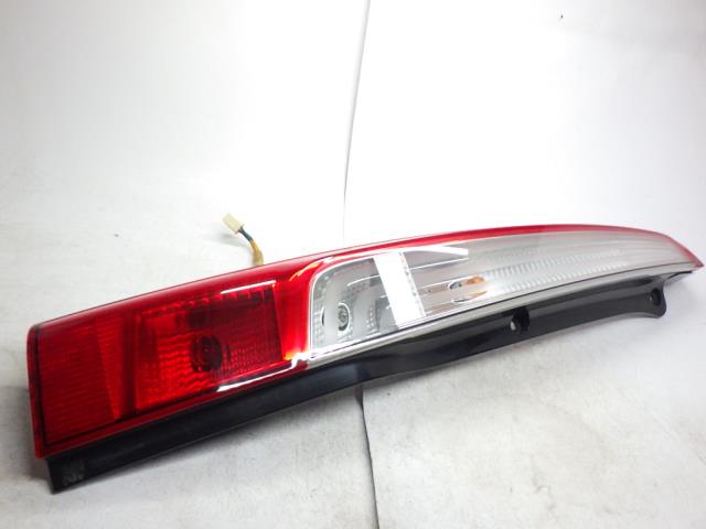 【中古】中古部品 ムーヴ L175S 左テールランプ 【3330990500-240718000215600】