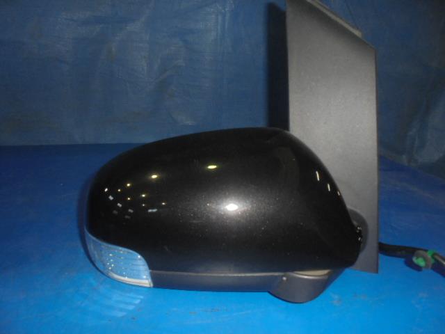 【中古】中古部品 VW ゴルフトゥーラン 1TBLX 右サイドミラー 【3310160100-001364855613500】