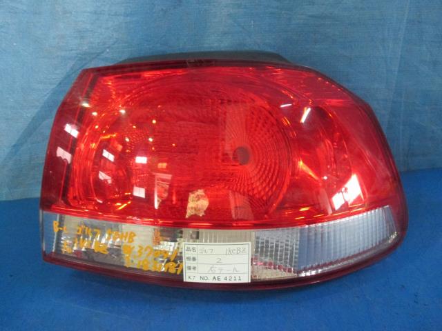 【中古】中古部品 VW ゴルフ 1KCBZ 右テールランプ 【3310160100-001472169815500】
