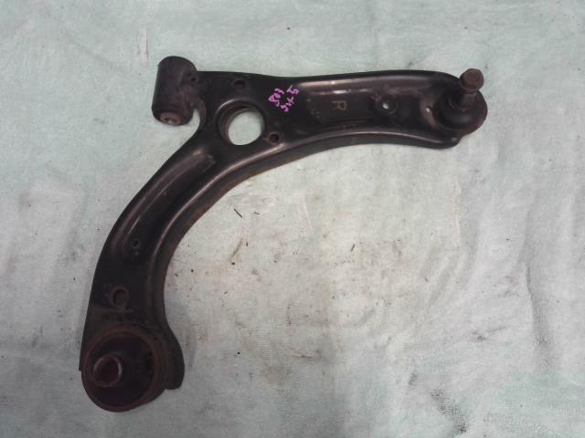 【中古】中古部品 タント L375S 右フロントロアアーム 【3310200100-000020980351720】