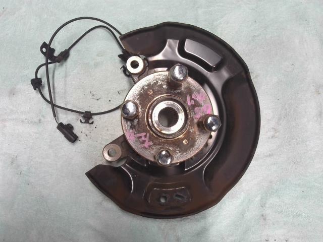 【中古】中古部品 ヴィッツ KSP130 左フロントナックルハブ 【3310200100-000021060844340】