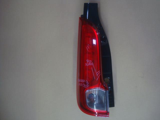 Tail Lamp - 【中古】中古部品 スペーシア MK32S 左テールランプ 【3340220100-000020461015600】