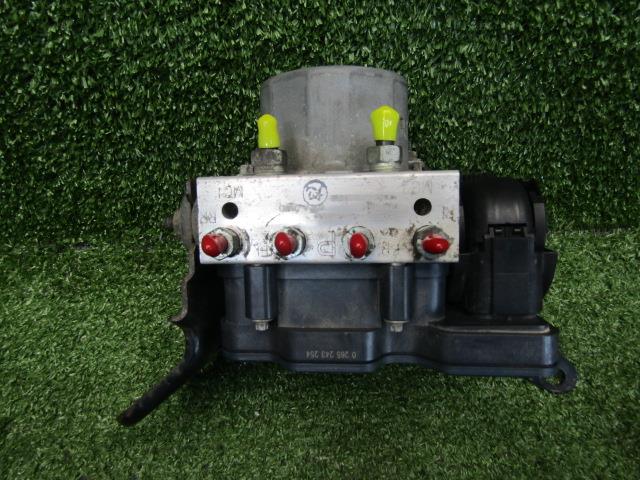 【中古】中古部品 スイフト ZC72S ABSアクチュエーター 【3330200100-230685000042500】