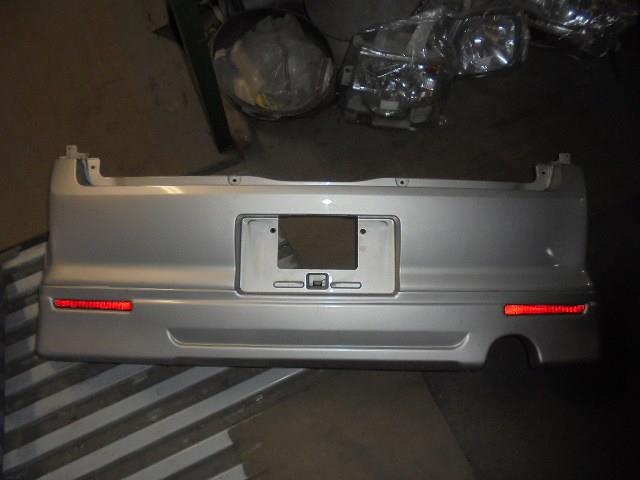 メーカー 三菱 車名 eKスポーツ 型式類別 11113-0014 グレード 660 R 認定型式 LA-H81W 車両タイプ 5ドアハッチバック 年式 H14/11 シフト 駆動 通称型式 エンジン型式 3G83-ET ミッション型式 アクスル型式 車体色 銀 車体色No A69 トリム色No 23X 走行距離(Km) 150,000 メーカー純正品番 部品メーカー品番 保証 0ヶ月/0km 付加情報 PP ボディーフルカラー同色No【A69】 スポイラー付;マーカー付き ,(1)年式相応 小傷多少 商品情報 ※純正番号およびモデル番号は参考としてください。※リビルト部品を購入される際のお願い【再生部品】と表示されているものをリビルト部品と呼んでいます。リビルト部品の場合には、交換時に取り外した部品をご返却していただく場合があります。詳しくはこちら※大物商品(ドア・ボンネット・バンパー等)は個人宅への配送ができない場合がございます。その場合、最寄りの配送業者支店止め等の対応となりますので、あらかじめご了承ください。 ページ上部へ【中古】中古部品 eKスポーツ H81W リアバンパー 【3310160100-001216515015100】