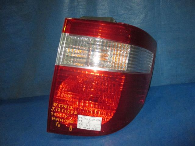 【中古】中古部品 アルファード MNH15W 右テールランプ 【3310160100-001485343815500】