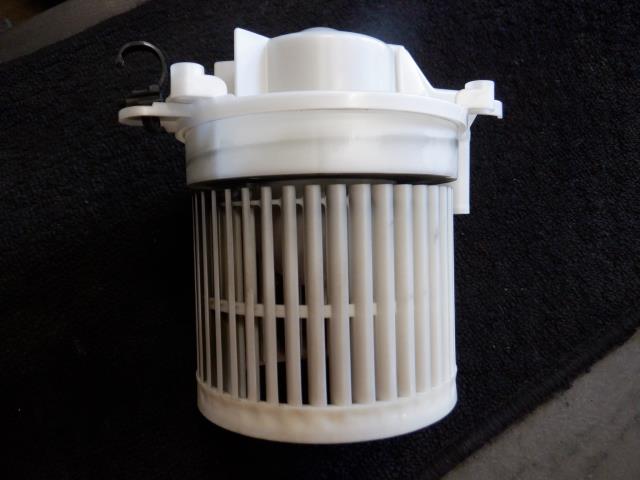 【中古】中古部品 eKカスタム B11W ヒーターブロアモーター 【3340140100-000024149067900】
