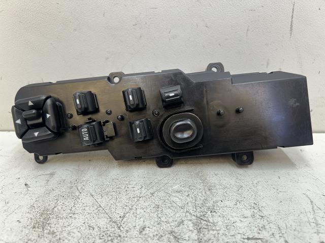 【中古】中古部品 ジープ グランドチェロキー ZG52 パワーウインドウスイッチ 【3310070100-000699542461900】
