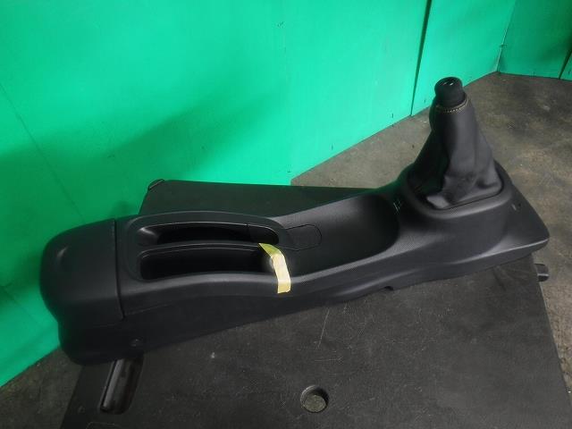 【中古】中古部品 マーチ AK12 コンソールボックス 【3340140100-001532579677100】